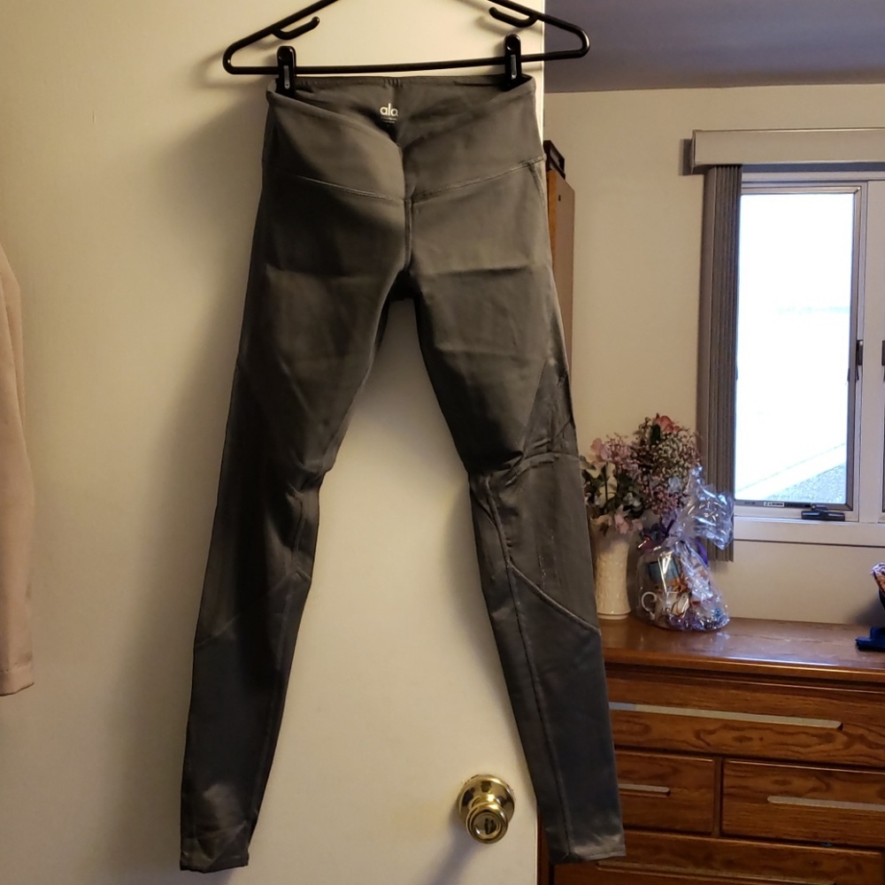 Alo pants